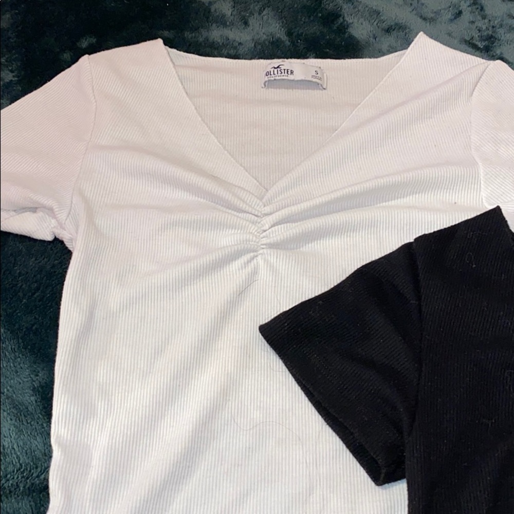 two hollister small tops